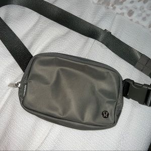 lululemon everywhere belt bag